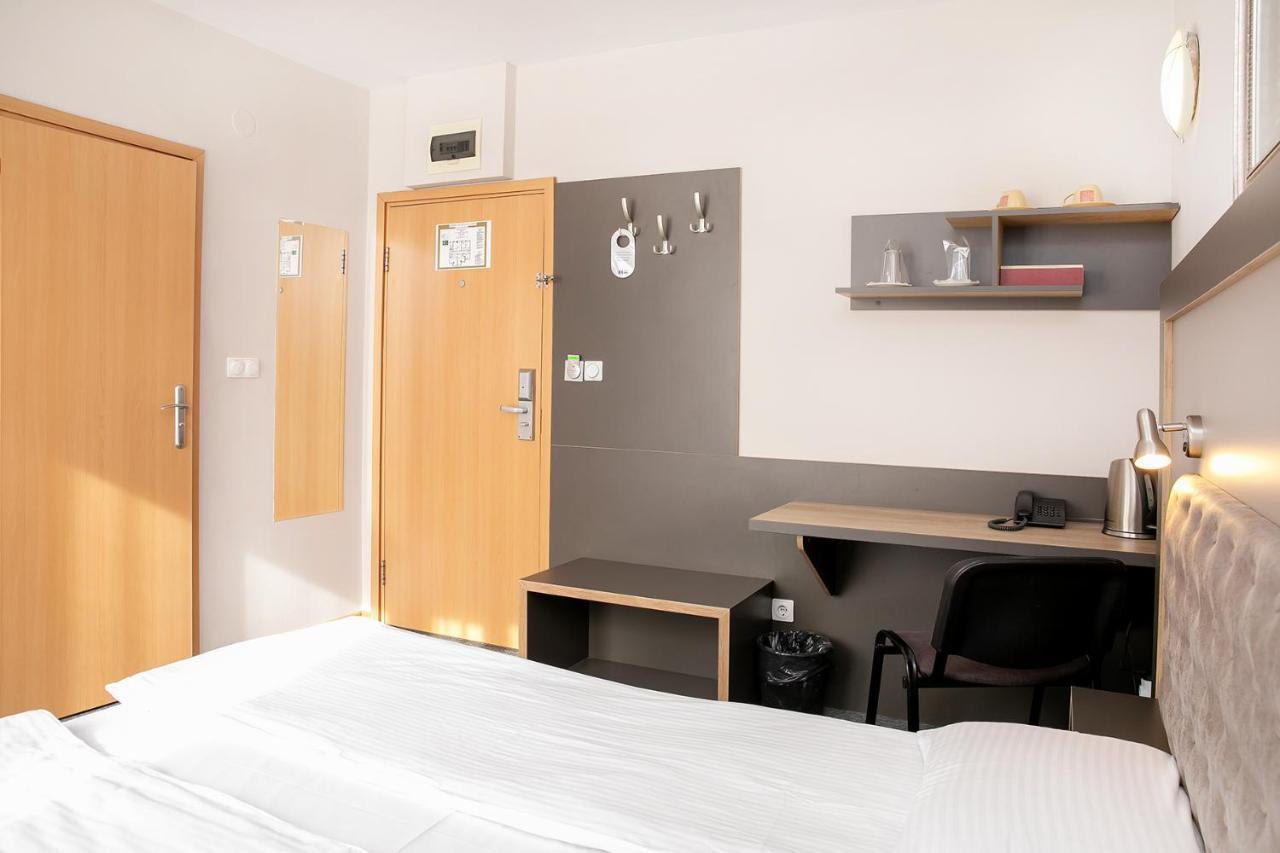 סופיה Hotel Niky מראה חיצוני תמונה